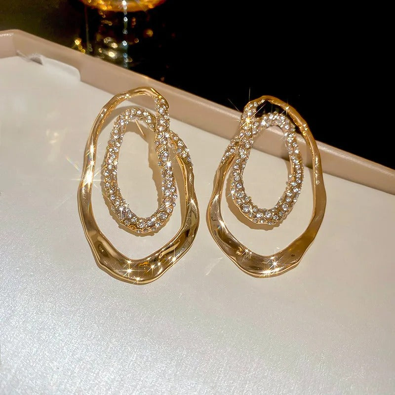 Pendientes vintage de marco ovalado con cristales brillantes dorados