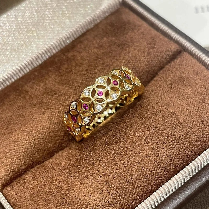 Anillo ajustable con diseño floral de oro y rubí de inspiración antigua