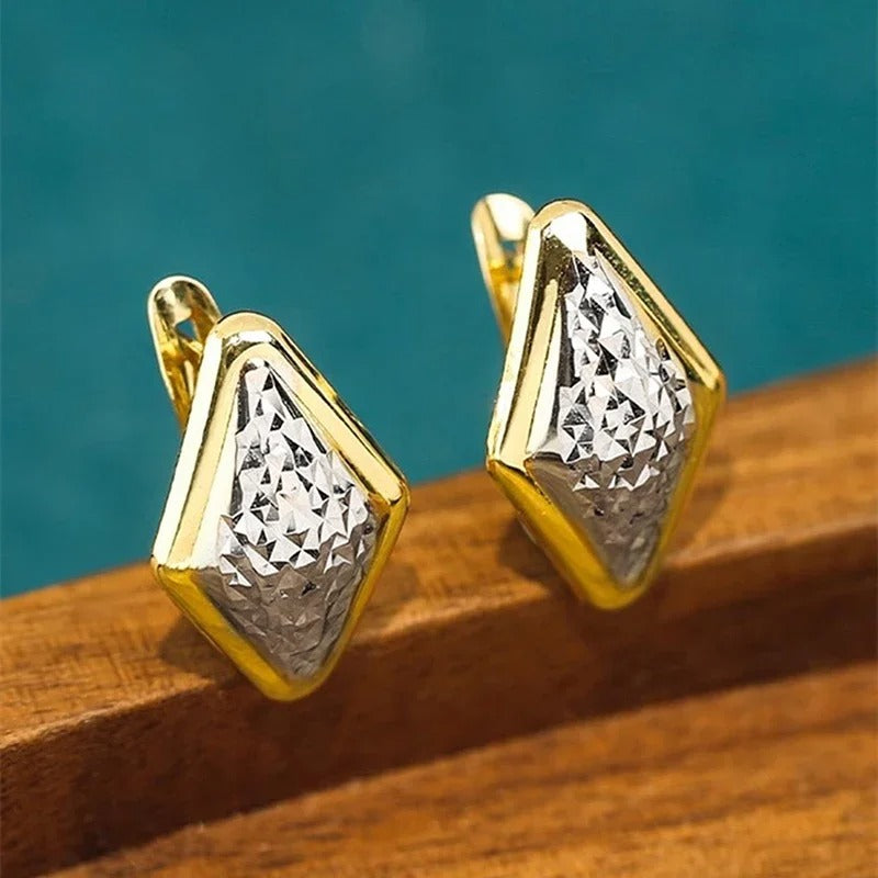 Pendientes vintage de oro con forma de diamante