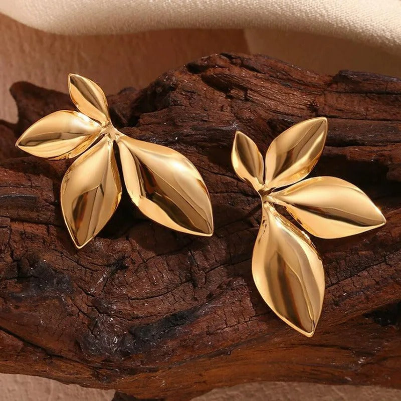 Pendientes vintage de hojas doradas con forma de pétalo