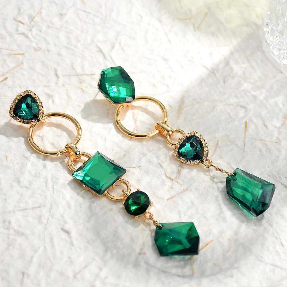 Pendientes vintage de lágrima de cristal verde y dorado