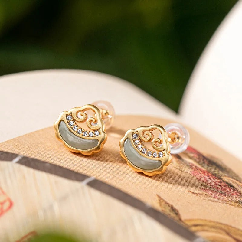 Pendientes vintage de oro y cristal con piedra verde