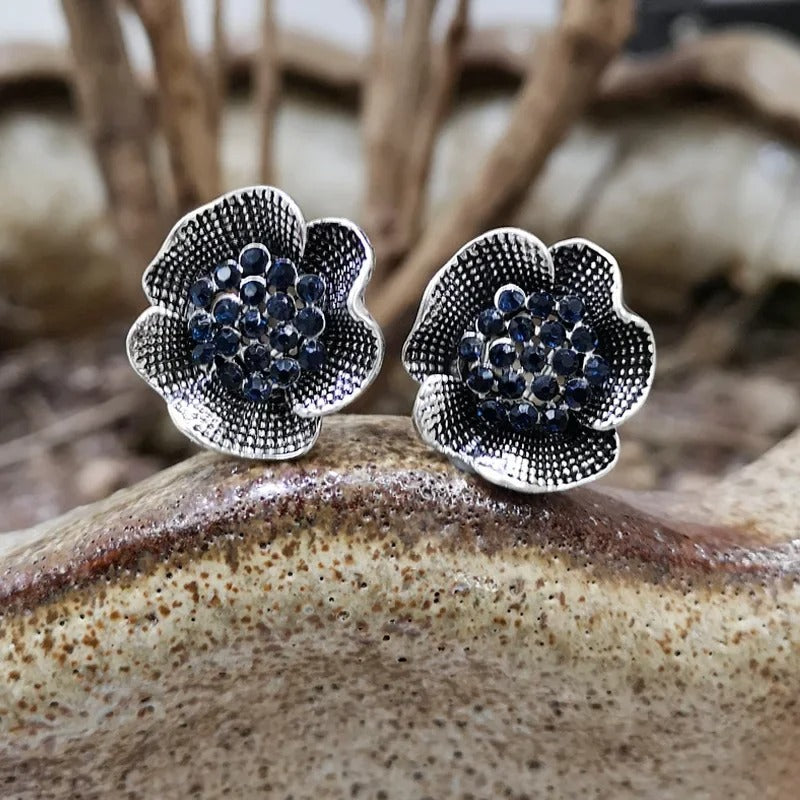 Boucles d'oreilles vintage argentées à fleurs bleues