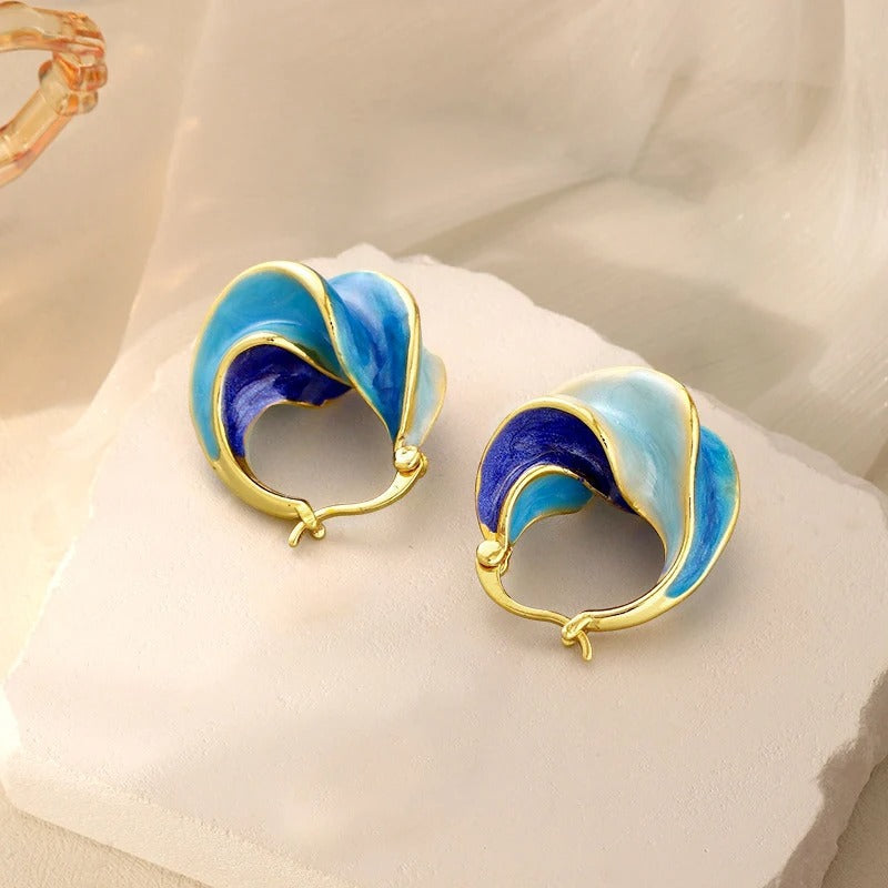 Pendientes de aro con ondas doradas y azules