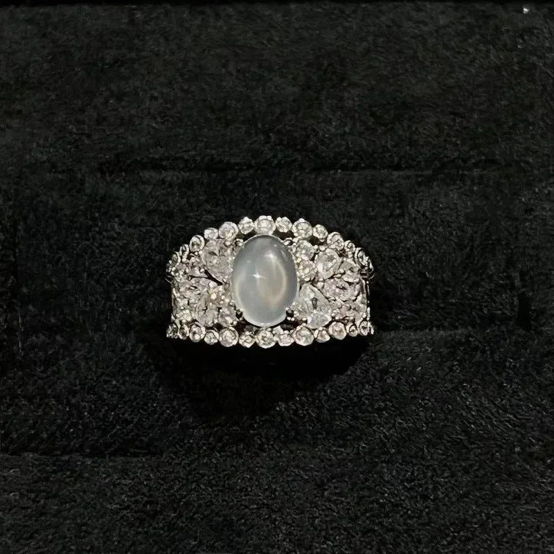 Bague halo classique vintage en argent et pierre de lune