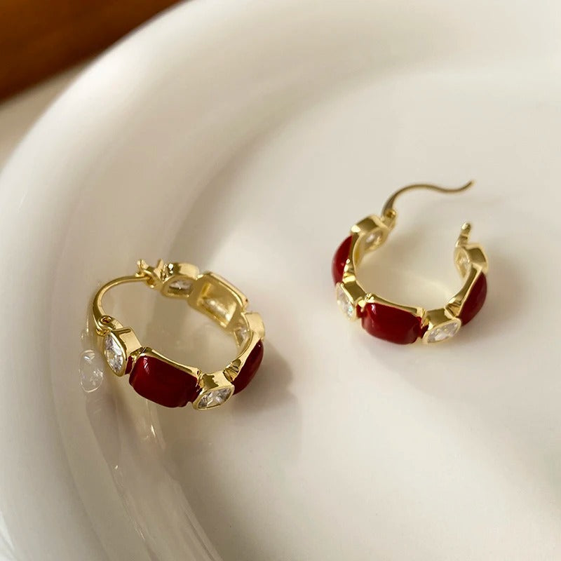 Pendientes de aro vintage de oro y piedra roja