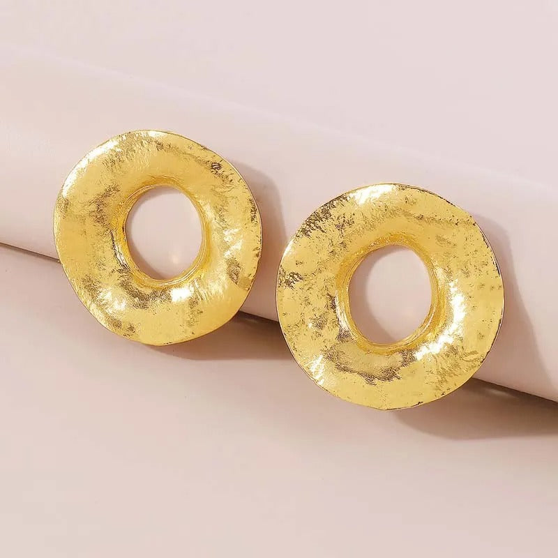 Pendientes artísticos vintage de oro con círculo abierto
