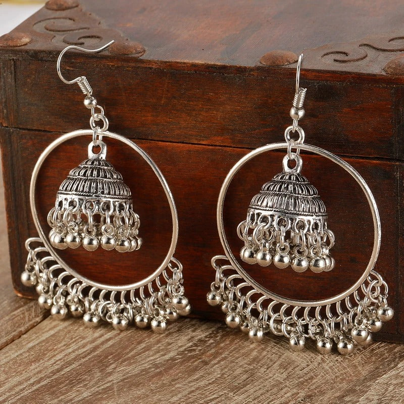 Boucles d'oreilles créoles et clochettes vintage en argent