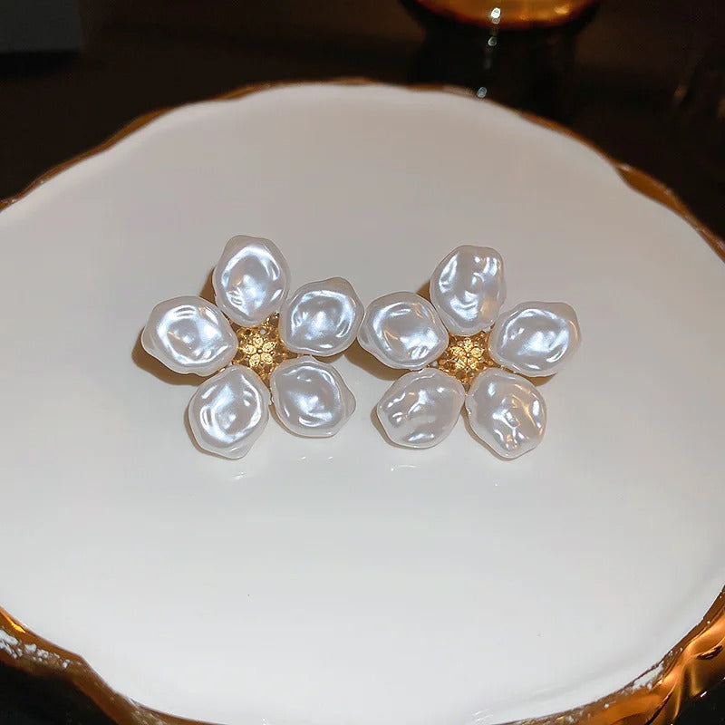 Vintage Gold White Flower Pearl Earrings