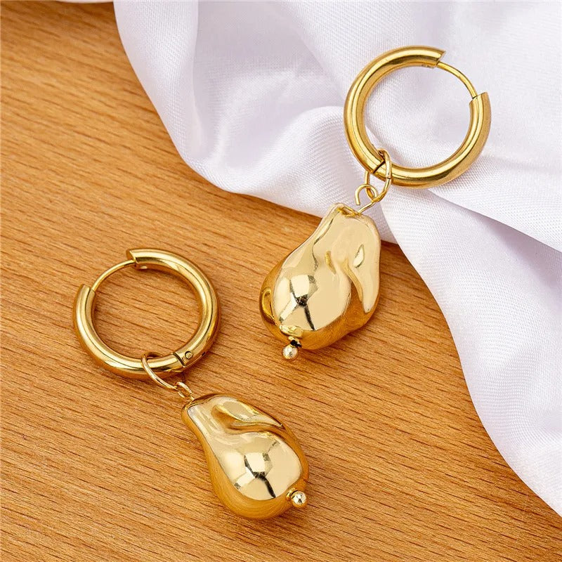 Pendientes de aro colgantes vintage dorados en forma de pera
