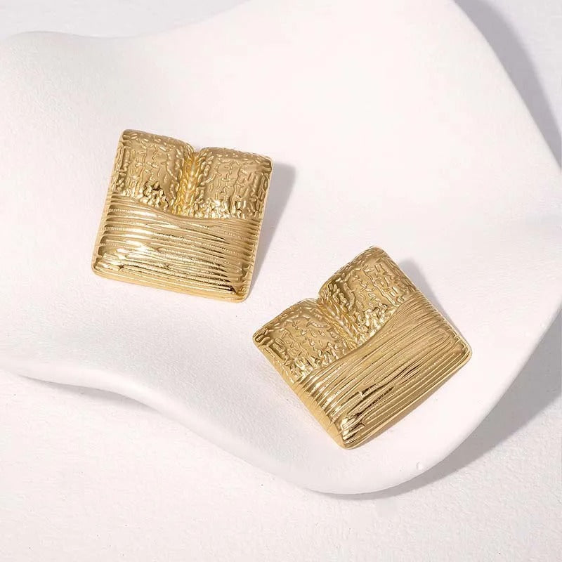 Pendientes cuadrados texturizados dorados vintage