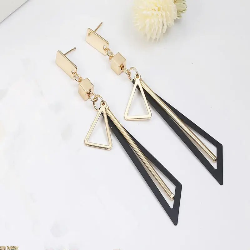 Pendientes colgantes vintage con barra triangular negra