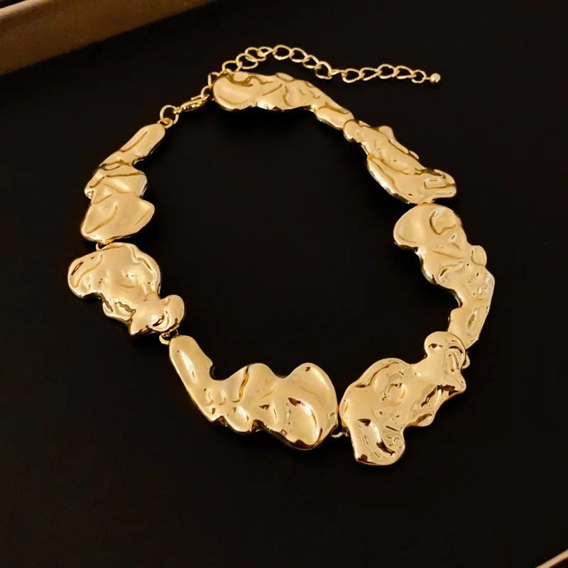Collier classique doré à maillons irréguliers sculpturaux