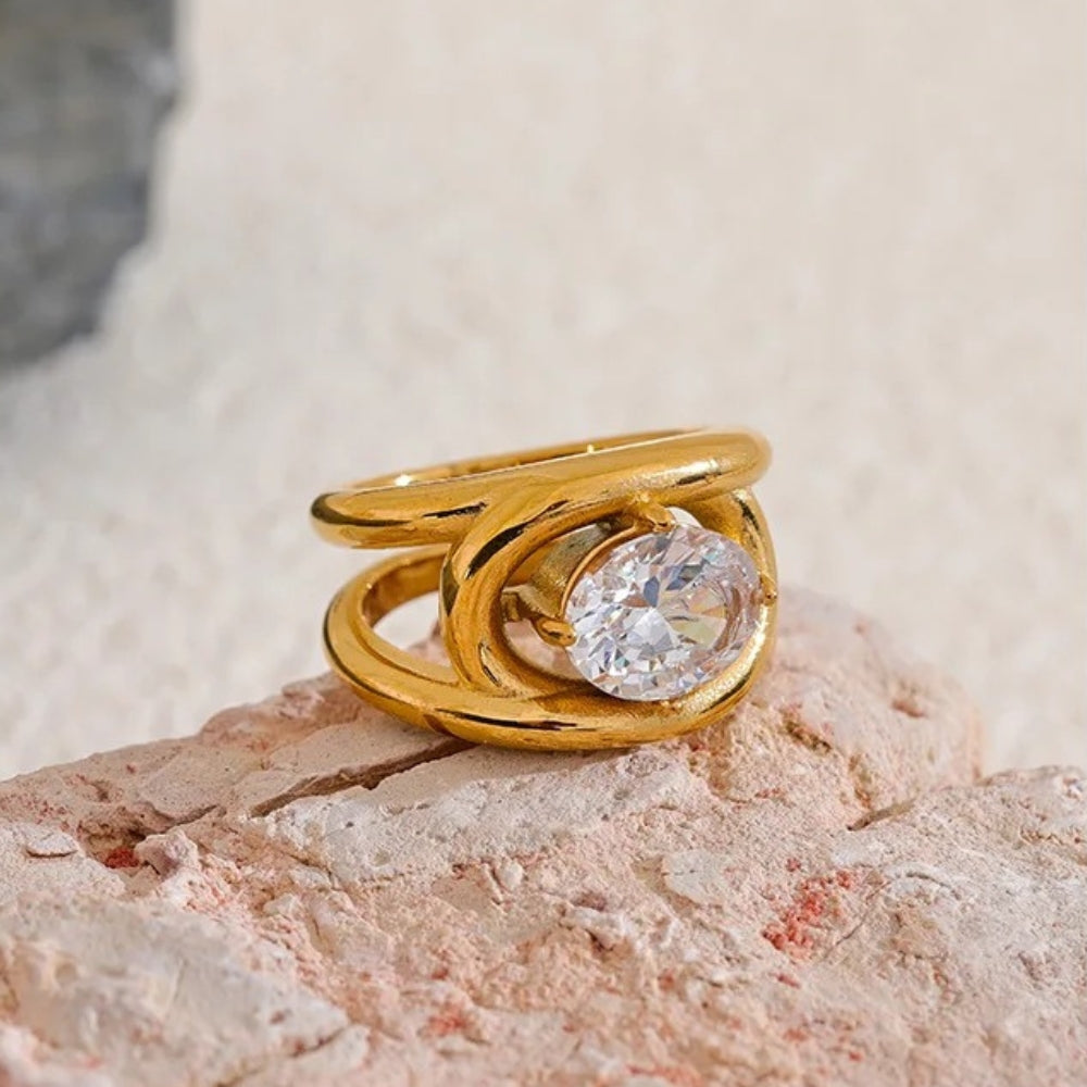 Bague vintage de luxe en pierre précieuse