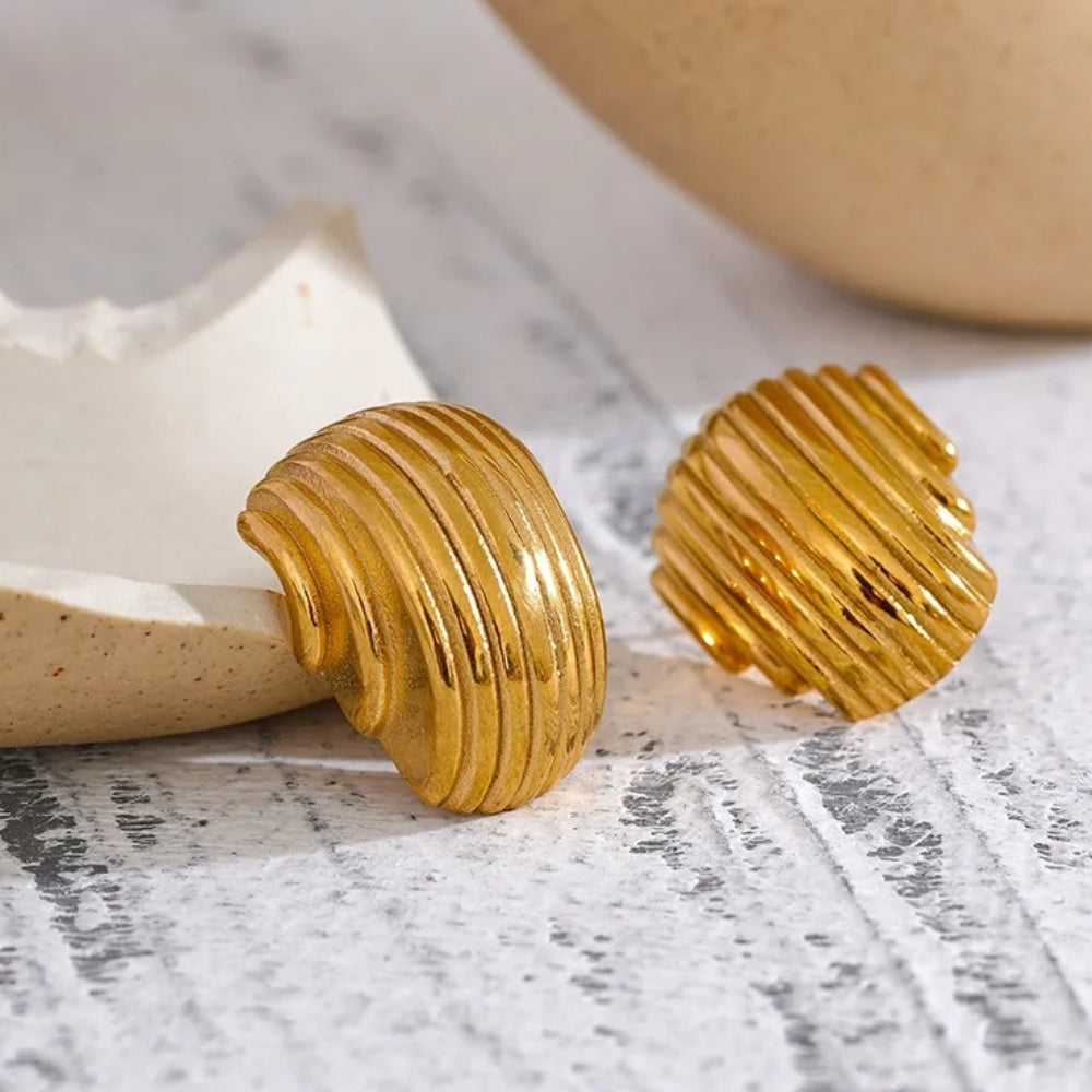 Pendientes de aro vintage dorados con nervaduras