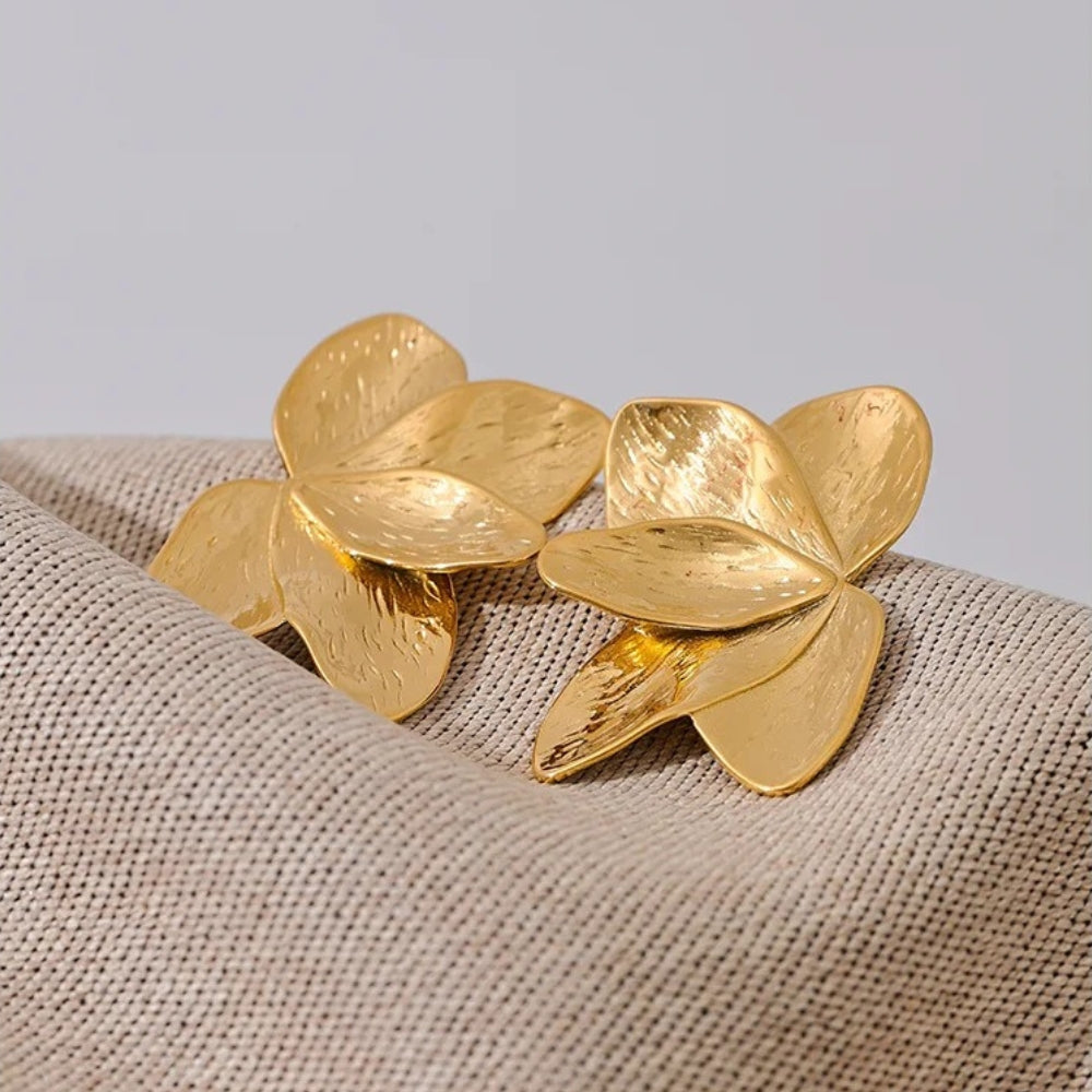 Pendientes vintage de pétalos de flores de oro