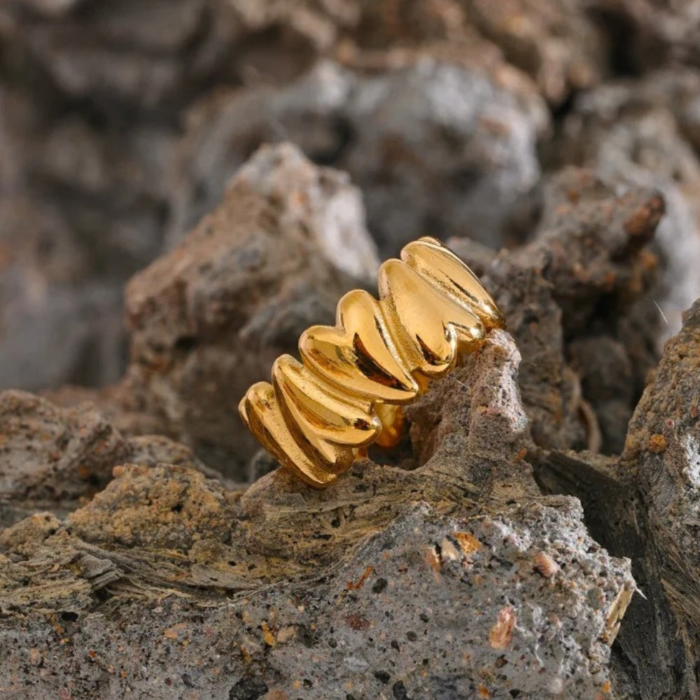 Anillo abierto vintage de oro con forma de corazón
