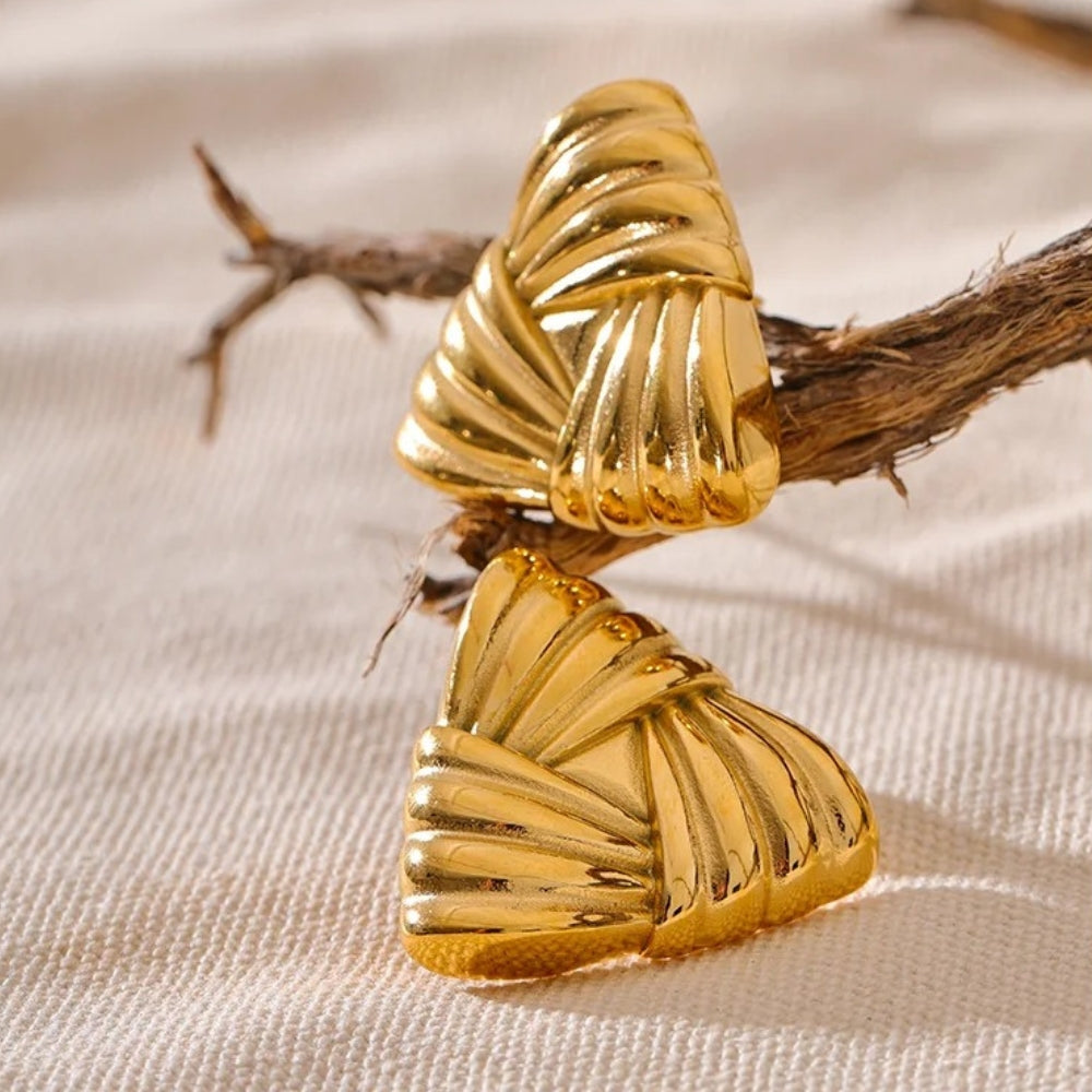Pendientes triangulares de oro vintage