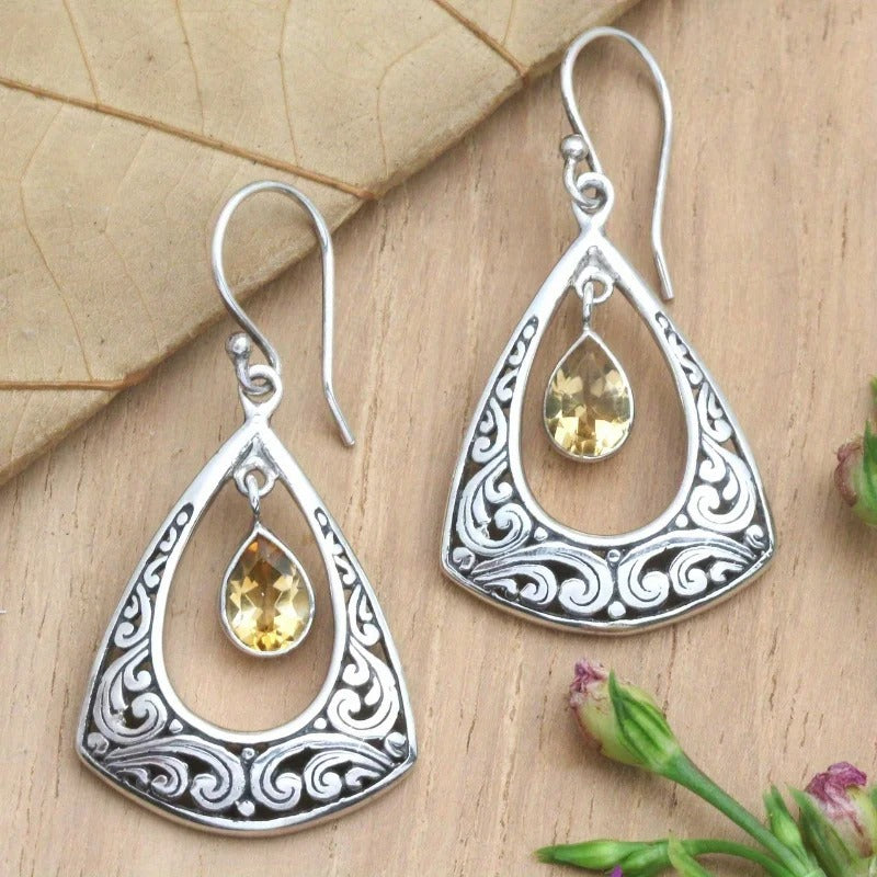 Boucles d'oreilles vintage en argent ornées en forme de larme