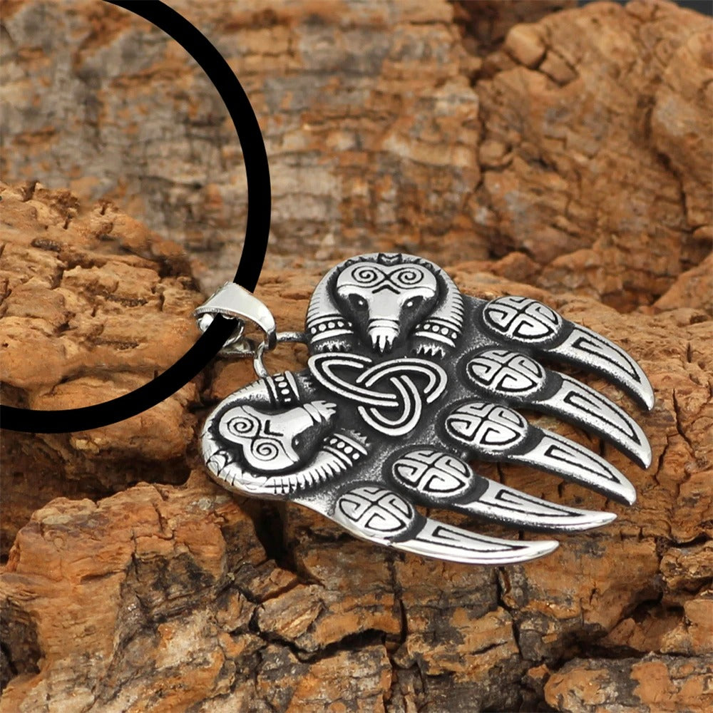 Collier amulette en argent à griffe nordique