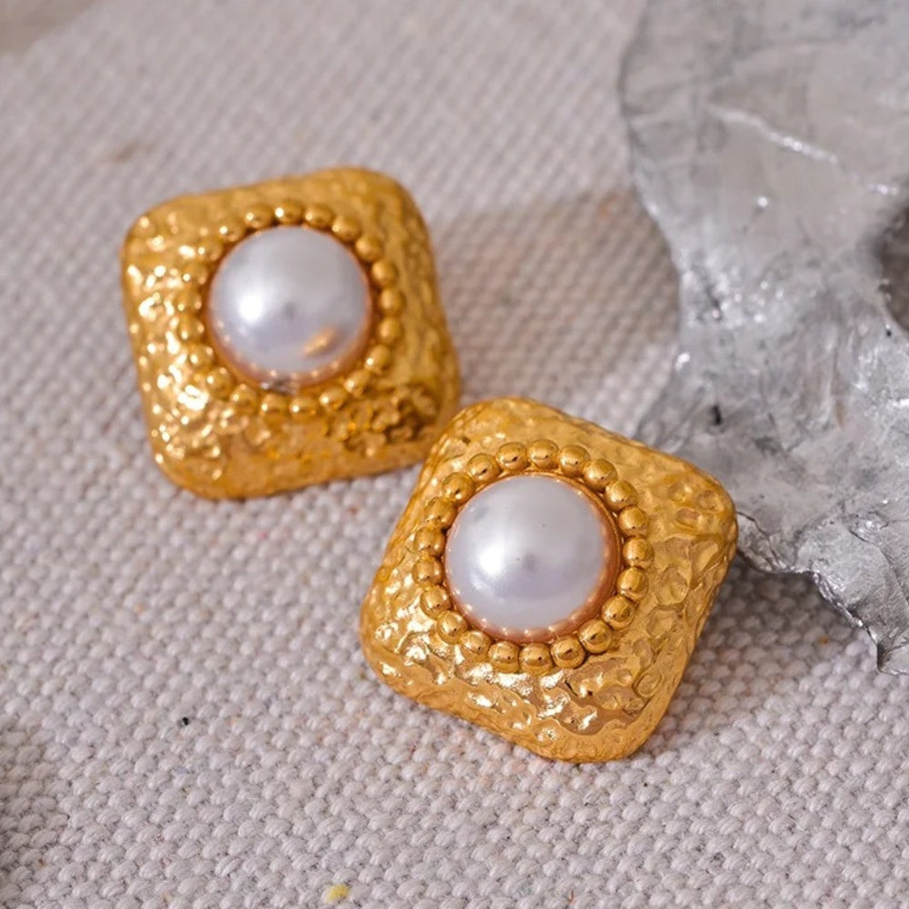 Pendientes vintage de oro con forma cuadrada