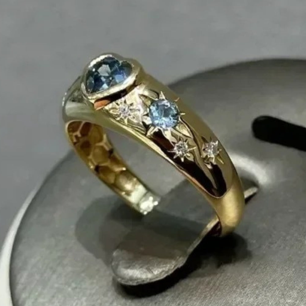 Anillo ajustable vintage de oro con piedra preciosa azul marino y forma de corazón