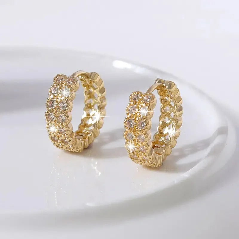 Pendientes de aro vintage con incrustaciones de doble hilera de oro