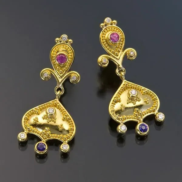 Pendientes vintage de filigrana de oro y piedras preciosas