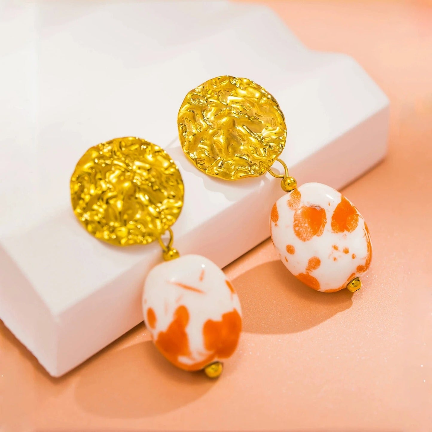 Pendientes vintage de oro y cerámica moteada