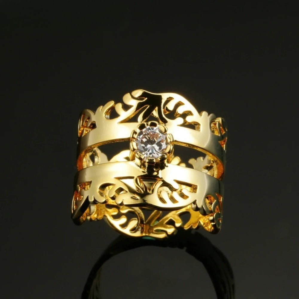 Anillo floral calado de oro de estilo antiguo