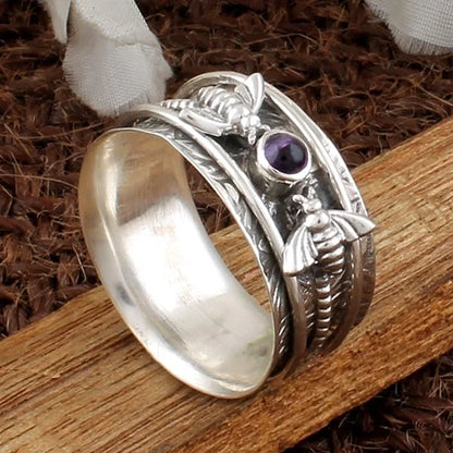 Anillo de meditación con piedra preciosa morada de abeja