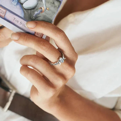 Bague en pierre précieuse double croissant de lune