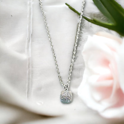 Collier pendentif carré Tessa en zircon cubique