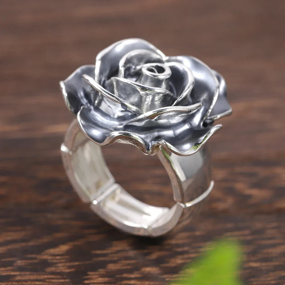 Anillo ajustable vintage con flor de plata