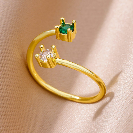 Anillo de circonitas verdes y blancas doradas 