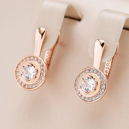 Elegantes pendientes de circonitas redondeadas
