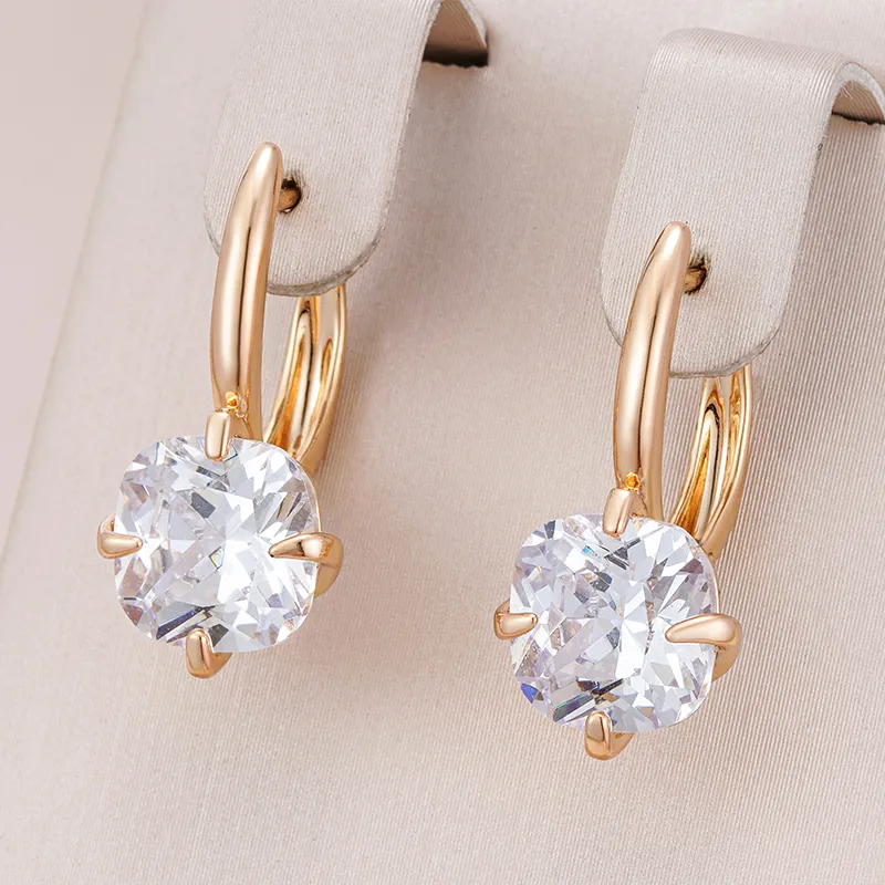 Elegantes pendientes de circonita blanca 