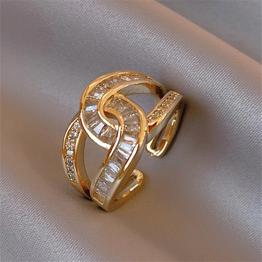 Anillo elegante anudado
