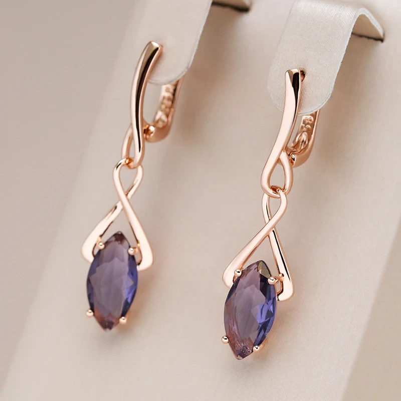 Elegantes pendientes colgantes de circonita morada 