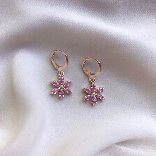 Pendientes elegantes de flores rosas 