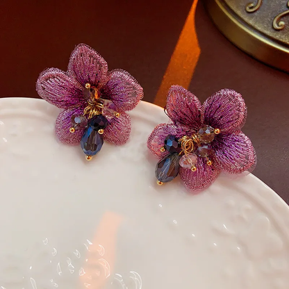 Boucles d'oreilles élégantes en forme de fleur violette éclatante