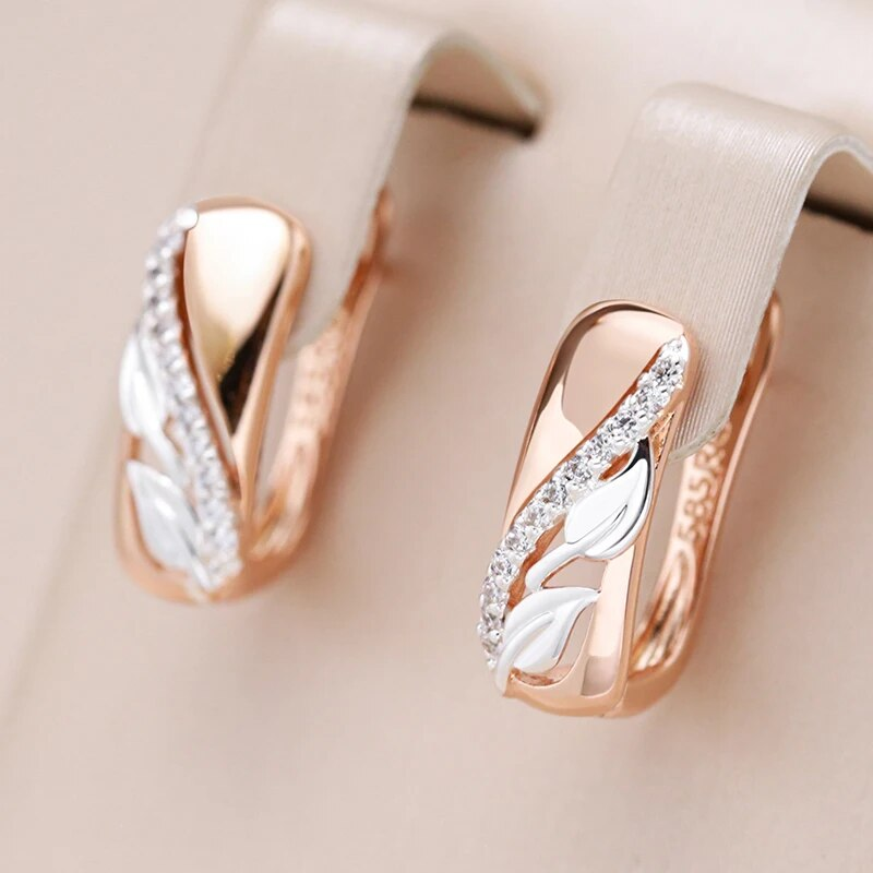 Boucles d'oreilles élégantes en rose blanche éclatante 