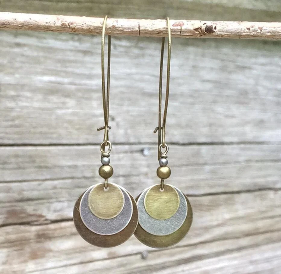 Boucles d'oreilles pendantes arrondies vintage dorées et argentées