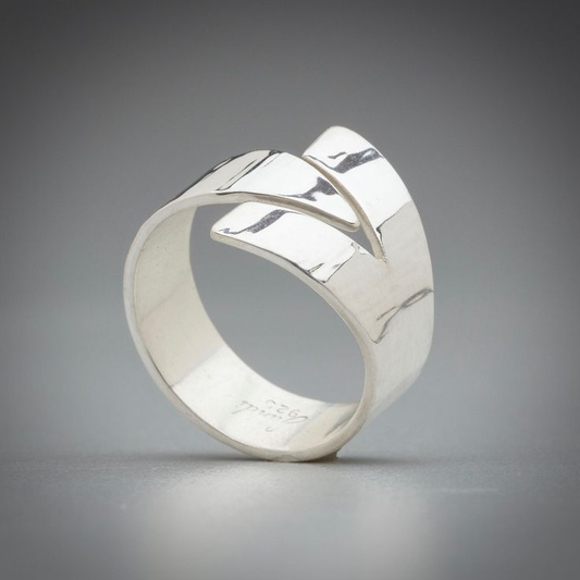 Anillo abierto de plata vintage 