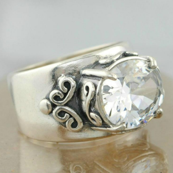 Anillo vintage de cristal con incrustaciones 