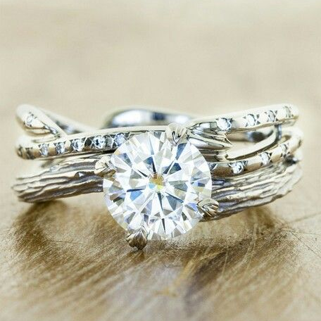 Anillo vintage de plata con circonitas laminadas 