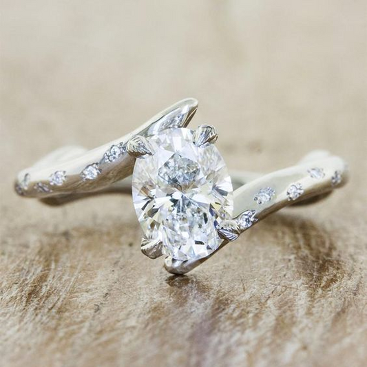 Anillo vintage de plata con cristales 