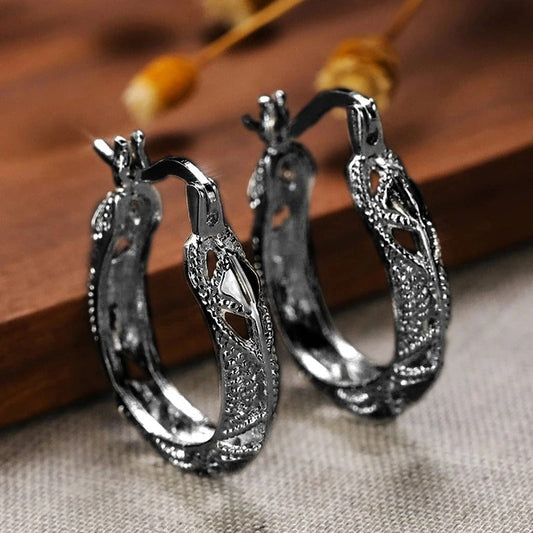Pendientes vintage de hoja hueca negra