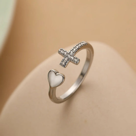 Bague vintage en argent avec croix d'amour et taille ajustable