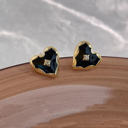 Pendientes de oro con diamantes en forma de corazón negro